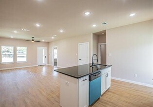 120 Brookview Dr in Bridgeport, TX - Building Photo - Building Photo