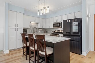 8727 W Bryn Mawr Ave in Chicago, IL - Building Photo - Building Photo