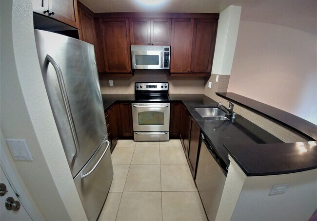 3520 Lebon Dr, Unit 5123 in San Diego, CA - Building Photo - Building Photo