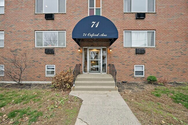 71 Oxford Ave in Cambridge, MA - Building Photo - Building Photo