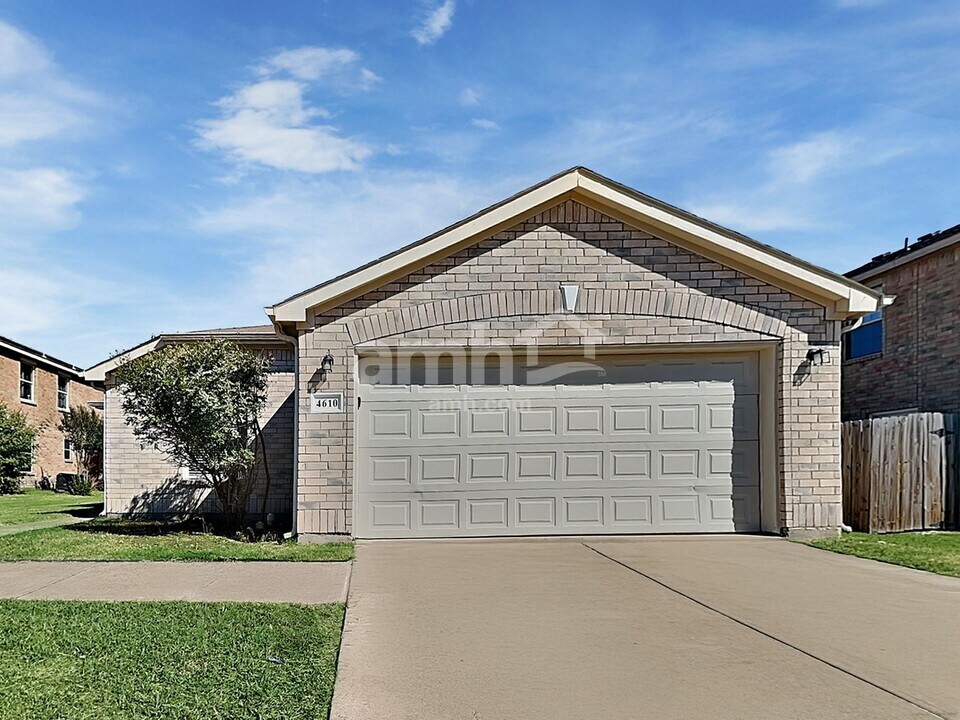 4610 Elm Point Dr in Balch Springs, TX - Building Photo