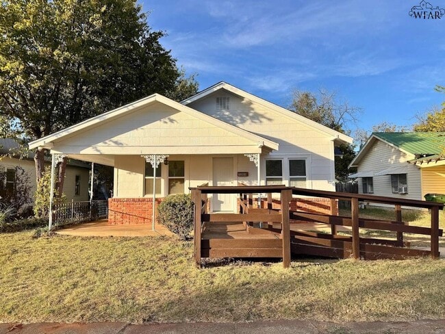 property at 3008 Cumberland Ave