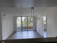 19501 W Country Club Dr in Aventura, FL - Building Photo - Building Photo