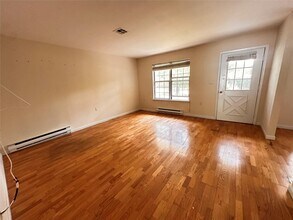 465 Oldham Ct in Ridge, NY - Building Photo - Building Photo