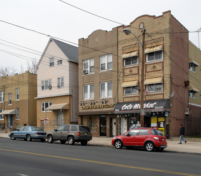 1035 Avenue C in Bayonne, NJ - Building Photo - Building Photo