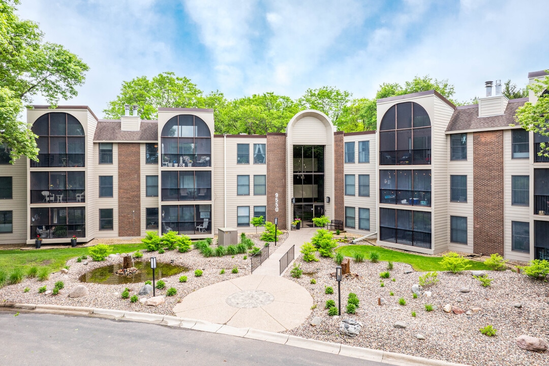 Marsh Park Condos in Minneapolis, MN - Building Photo