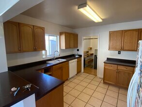 160 E Leslie Ave in South Salt Lake, UT - Building Photo - Building Photo