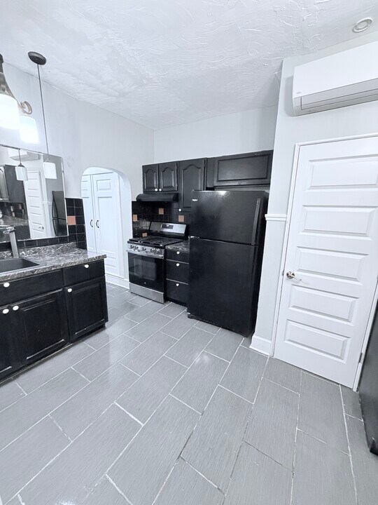 428 S 57th St, Unit 1 in Philadelphia, PA - Building Photo