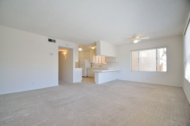 721 Manhattan Beach Blvd in Manhattan Beach, CA - Building Photo - Building Photo