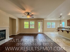 802 Morning Dove Ln in Rocklin, CA - Building Photo - Building Photo