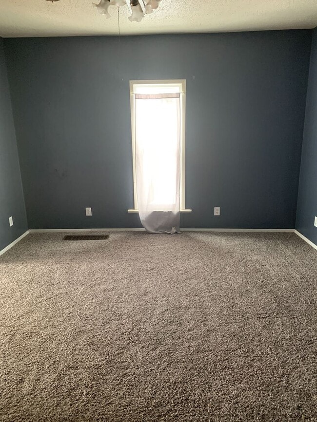 1304 Clay St in Cedar Falls, IA - Building Photo - Building Photo