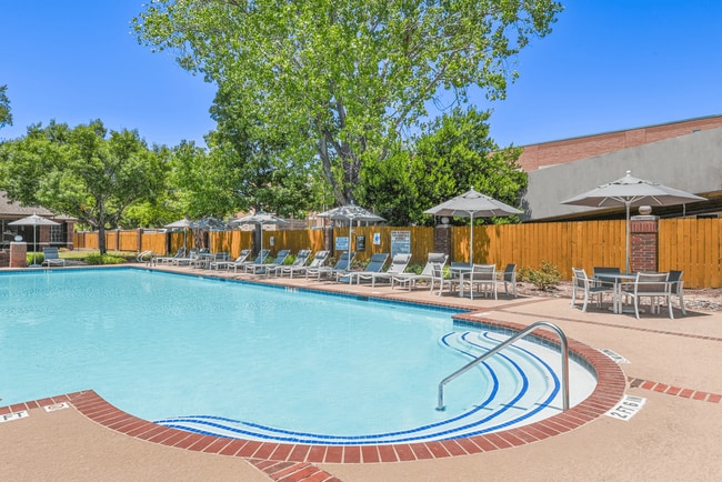 The Estate on Quarry Lake Apartment Homes in Austin, TX - Building Photo - Building Photo