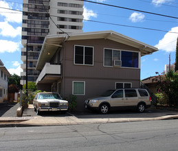 829 Paani St in Honolulu, HI - Building Photo - Building Photo