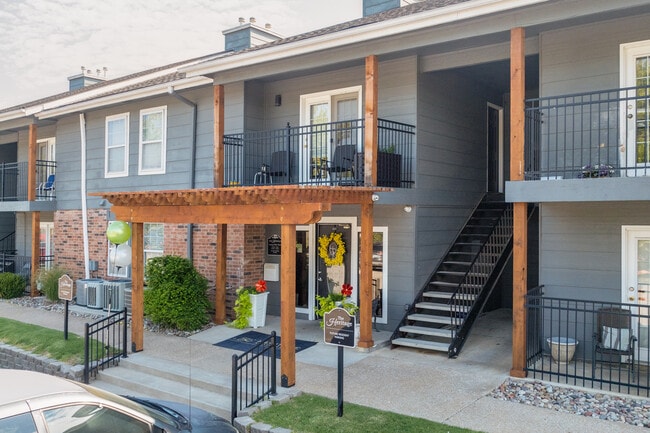 Heritage Apartments in Tulsa, OK - Foto de edificio - Building Photo