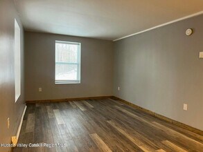 143 Vedder Rd in Catskill, NY - Building Photo - Building Photo