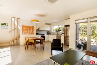 2209 Louella Ave in Los Angeles, CA - Building Photo - Building Photo