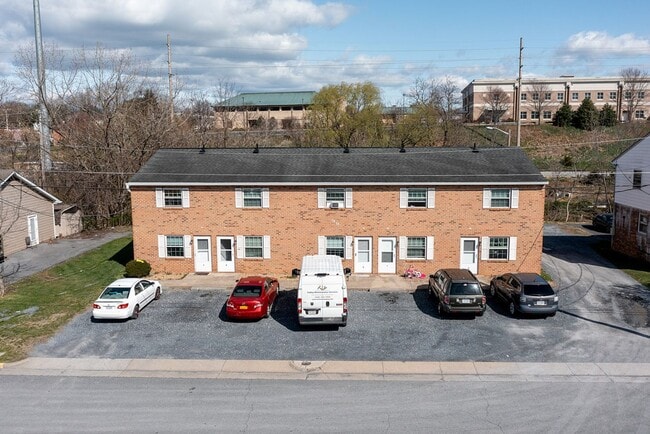 99 Dutch Mill Ct