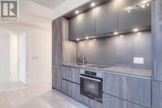 35-2435 Mercer St in Toronto, ON - Building Photo - Building Photo