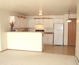 Foxwood Crossing in Neenah, WI - Foto de edificio - Interior Photo