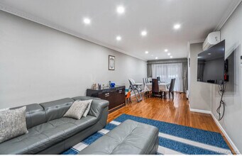 95-25-95-67 67th Ave in Forest Hills, NY - Building Photo - Building Photo