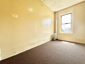 882 Bryant Ave in Bronx, NY - Foto de edificio - Building Photo