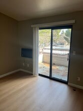 7 Lancaster Cir, Unit 235 in Bay Point, CA - Foto de edificio - Building Photo