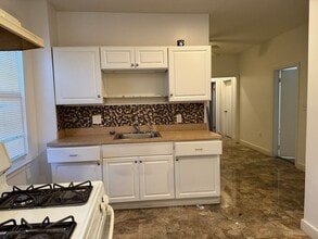 184 London St, Unit 1 in Boston, MA - Building Photo - Building Photo