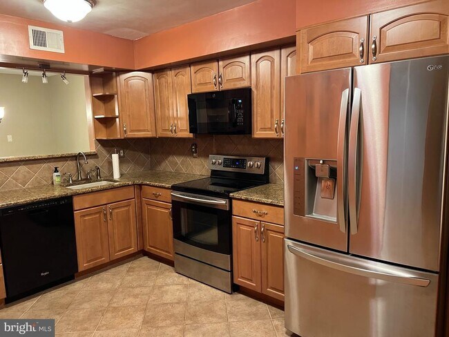 44 Knock N Knoll Cir in Willow Grove, PA - Building Photo - Building Photo