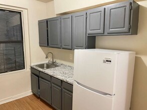 3210 Kingsbridge Ave in Bronx, NY - Building Photo - Building Photo