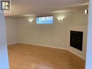 641 Frieburg Dr in Waterloo, ON - Building Photo - Building Photo