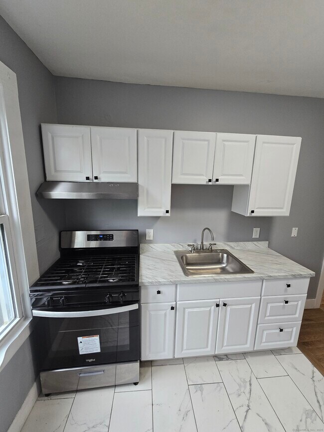 108 Greenwood St in New Haven, CT - Building Photo - Building Photo