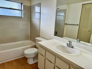8770 Royal Palm Blvd in Coral Springs, FL - Building Photo - Building Photo
