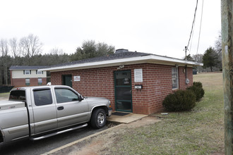 Shamrock Apartments in Honea Path, SC - Building Photo - Building Photo