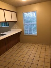 609 W Adams St in Fayetteville, AR - Foto de edificio - Building Photo