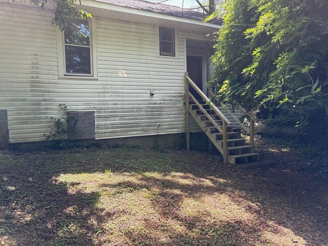 918 Gray Ave NE in Winston-Salem, NC - Building Photo - Building Photo