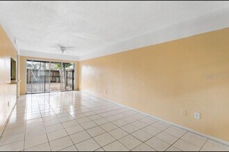 5169 Tennis Ct Cir in Tampa, FL - Building Photo - Building Photo