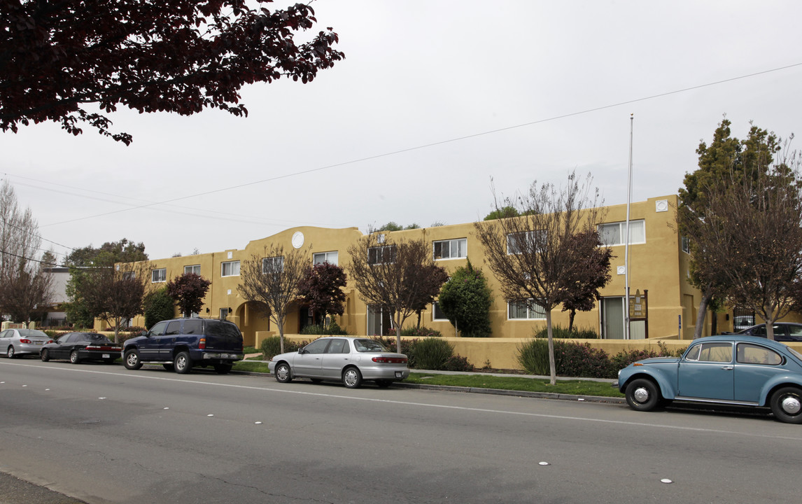 Paraiso Apartments in Hayward, CA - Foto de edificio