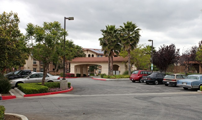 Portofino Villas in Pomona, CA - Foto de edificio - Building Photo