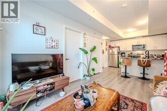 108 Garment St in Kitchener, ON - Building Photo - Building Photo