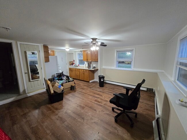 278 Newcomb Rd, Unit apt#4 in North Kingstown, RI - Building Photo - Building Photo