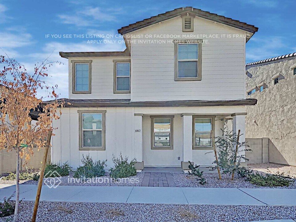 6863 E Boise St in Mesa, AZ - Foto de edificio