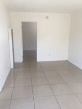 3742-3748 Birch St in San Diego, CA - Foto de edificio - Building Photo