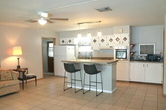 1015 Cody Cove Rd in Babson Park, FL - Building Photo - Building Photo