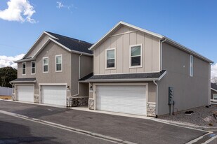 Abington Heights Townhomes in Roy, UT - Building Photo