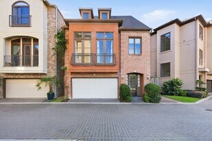 9295 Buffalo Speedway in Houston, TX - Building Photo