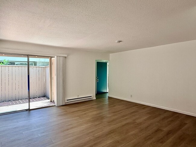 500 W Middlefield Rd in Mountain View, CA - Building Photo - Building Photo