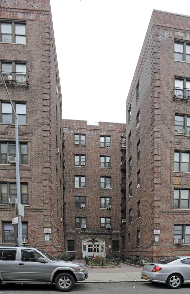 3543 84th St in Jackson Heights, NY - Building Photo - Building Photo