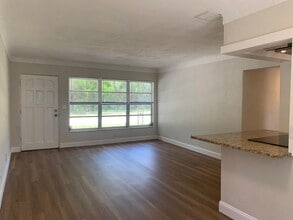 5602 11th Ave S in Gulfport, FL - Building Photo - Building Photo