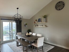 2213 Phoenix Rd SW in Rochester, MN - Building Photo - Building Photo