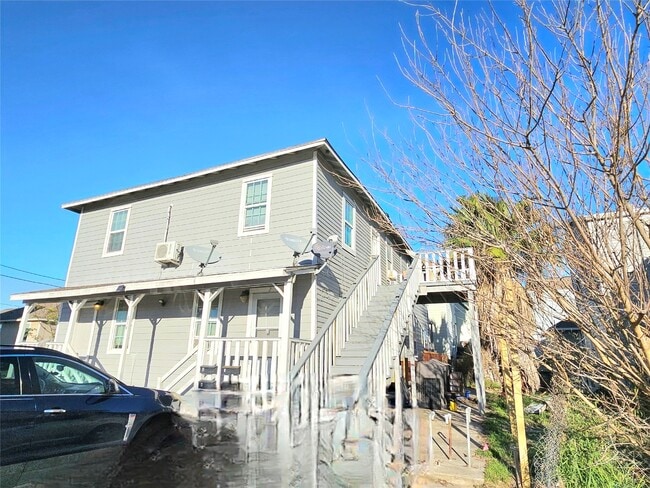 property at 614 43rd St